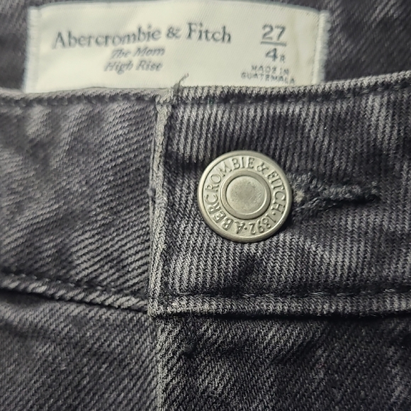 SZ27 Abercrombie & Fitch Curve Love Mom High Rise Black Jeans Distressed Hems - Picture 5 of 9